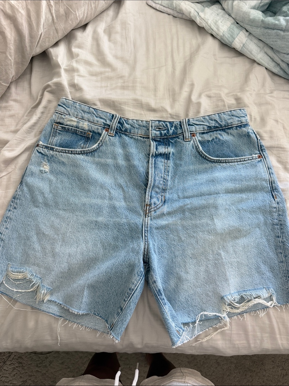Reformation Denim Blue Distressed Women's Shorts size 30